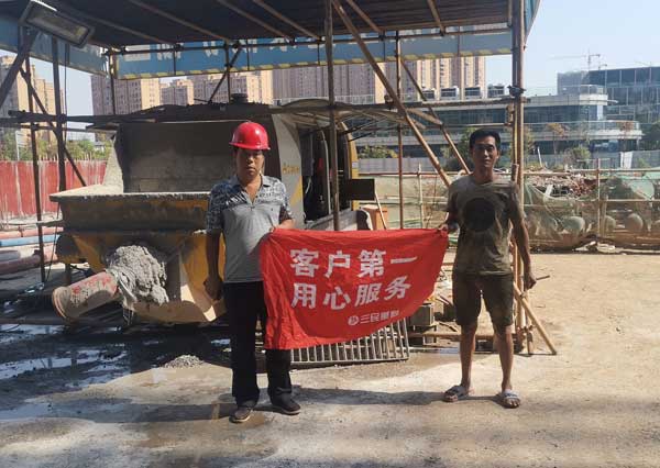 混凝土泵車(chē) 混凝土泵車(chē)