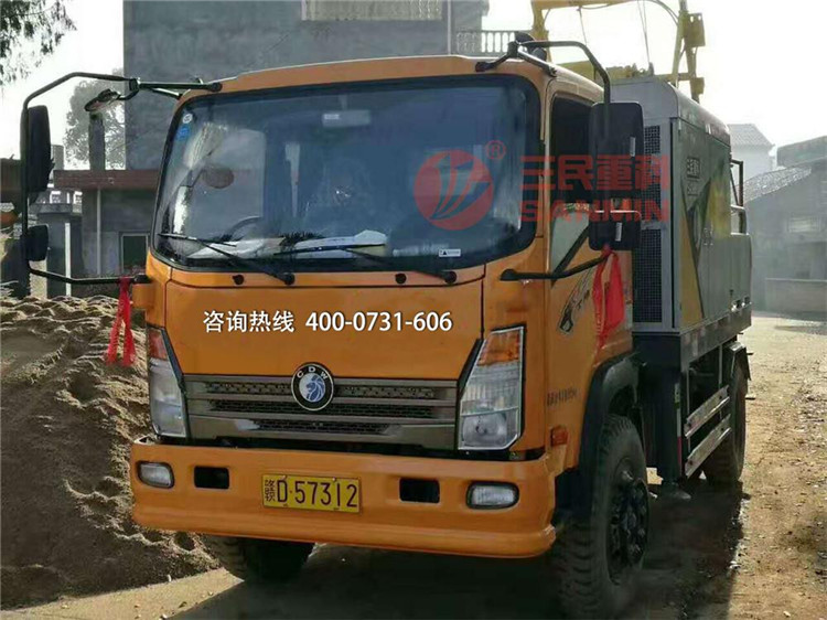 汽車(chē)混凝土輸送泵